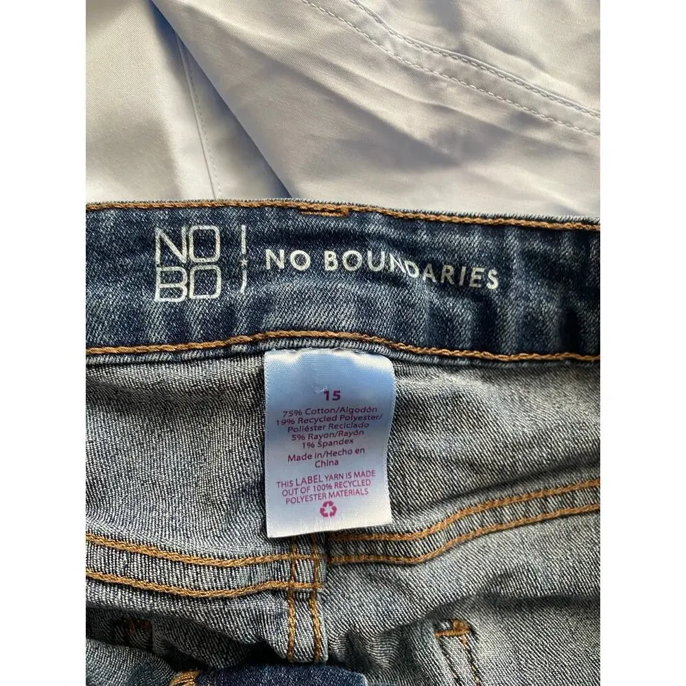 No Boundaries Women's Medium Wash High Rise Straight Leg Jeans Floral